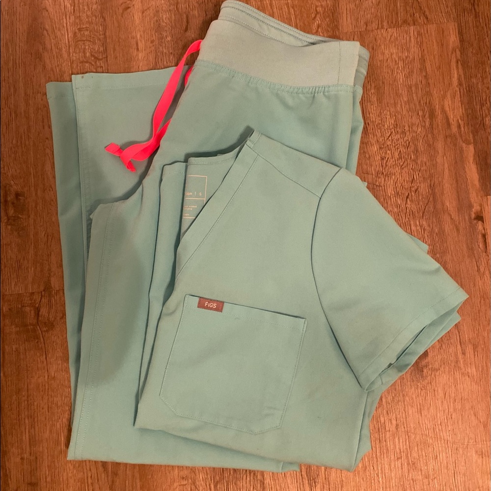 Figs scrubs set size small